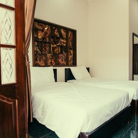 House Of Ly Apartment Hue Exterior photo